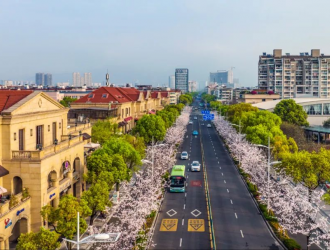 從燃油車到純電動(dòng)車！濟(jì)南公交駕駛員眼中的十年變遷