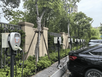 停車充電更方便，轉(zhuǎn)塘這個(gè)公園充電站投入運(yùn)營